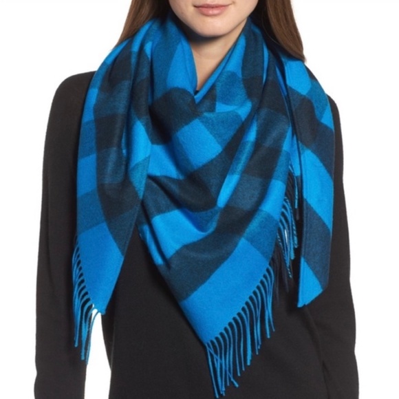 Burberry Scarf - Picture 5 of 5